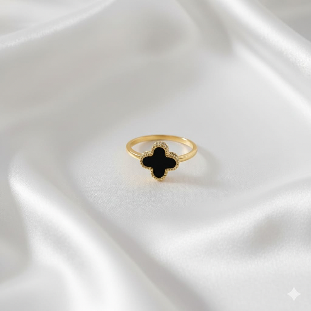 Four Leaf Clover Bracelet - Black (GET FREE RING )