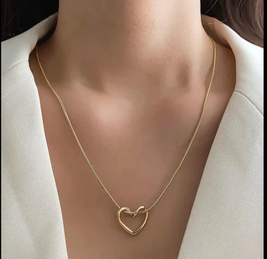 18KT Gold Plated Tied Heart Pendant Necklace